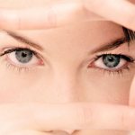 Глядя на кожу вокруг глаз, можно оценить состояние здоровья человека.